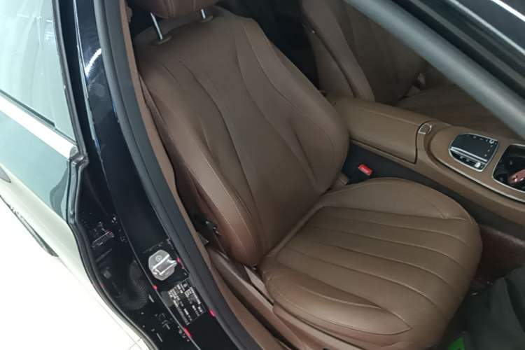 Used Mercedes-Benz E-Class 2020 Restyled E 300 L Exclusive Edition Right Front Seat