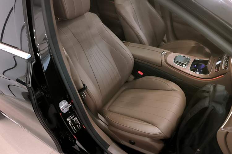 Used Mercedes-Benz E-Class 2020 E 300 L Luxury Model Right Front Seat