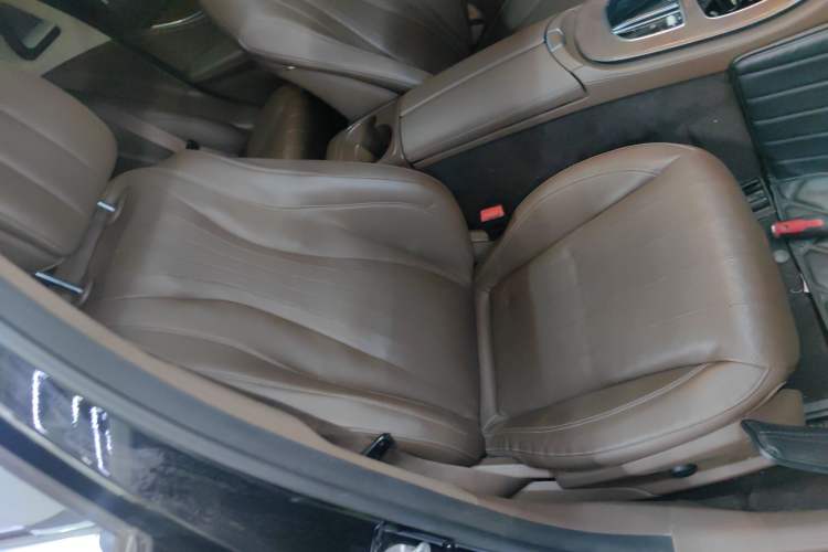 Used Mercedes-Benz E-Class 2020 E 300 L Stylish Model Right Front Seat