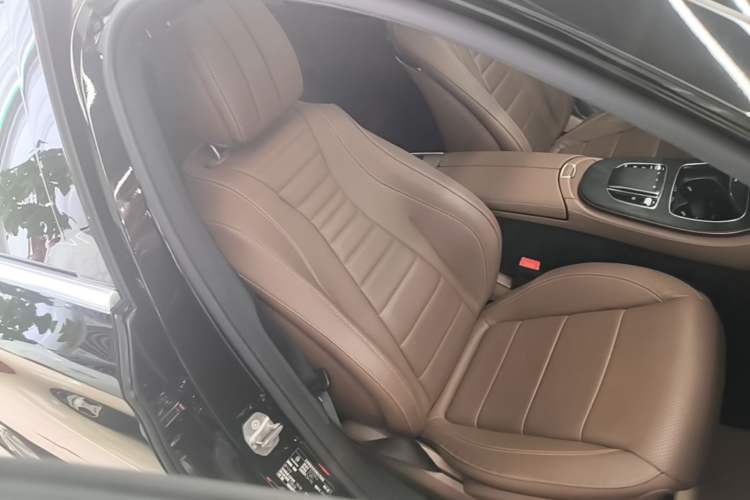 Used Mercedes-Benz E-Class 2020 E 300 L Sporty and Stylish Model Right Front Seat