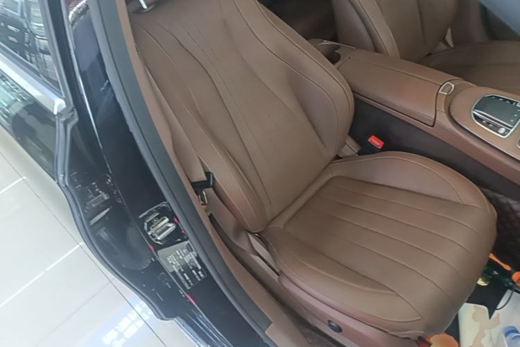 Used Mercedes-Benz E-Class 2020 Restyled E 300 L Exclusive Edition Right Front Seat