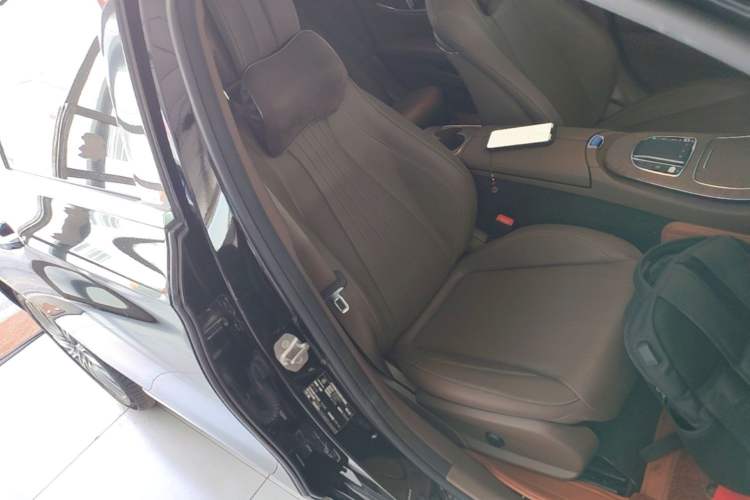 Used Mercedes-Benz E-Class 2020 Facelift E 300 L Stylish Edition Right Front Seat