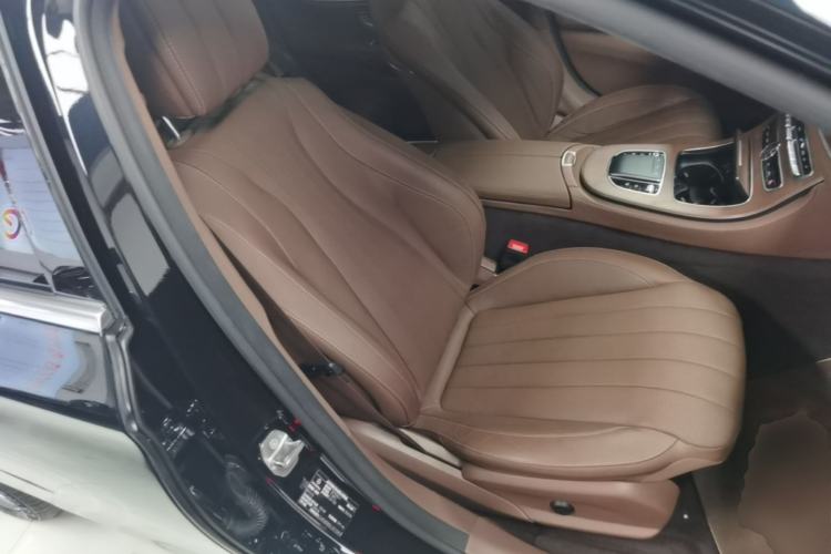 Used Mercedes-Benz E-Class 2020 Restyled E 300 L Exclusive Edition Right Front Seat