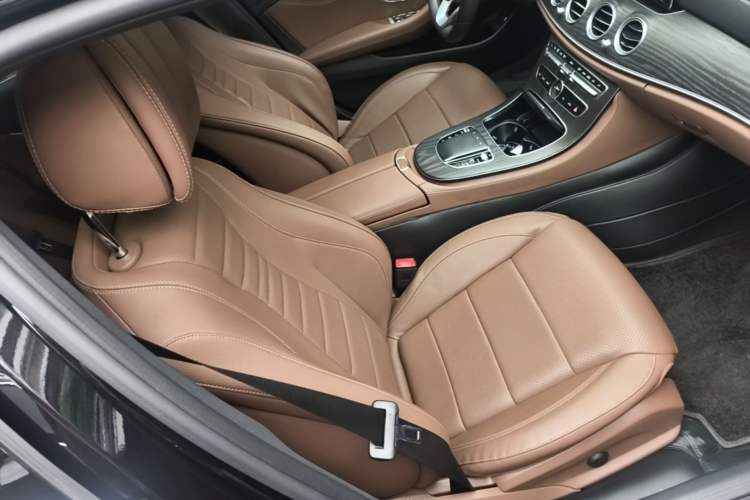 Used Mercedes-Benz E-Class 2020 Restyled E 300 L Sporty and Stylish Edition Right Front Seat