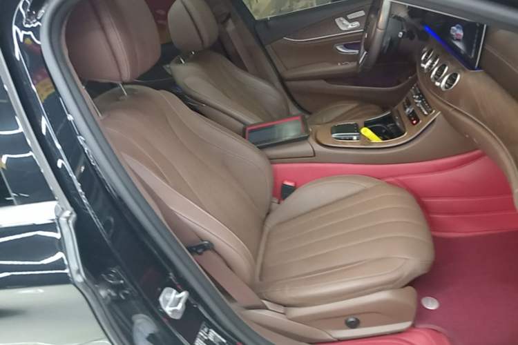 Used Mercedes-Benz E-Class 2020 Restyled E 300 L Exclusive Edition Right Front Seat