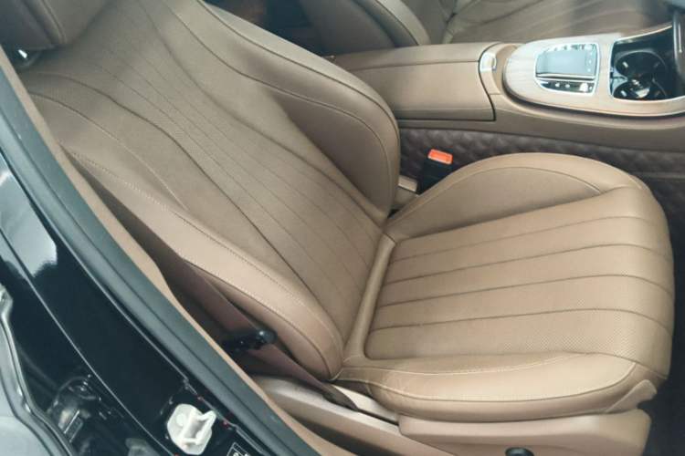 Used Mercedes-Benz E-Class 2020 Restyled E 300 L Exclusive Edition Right Front Seat