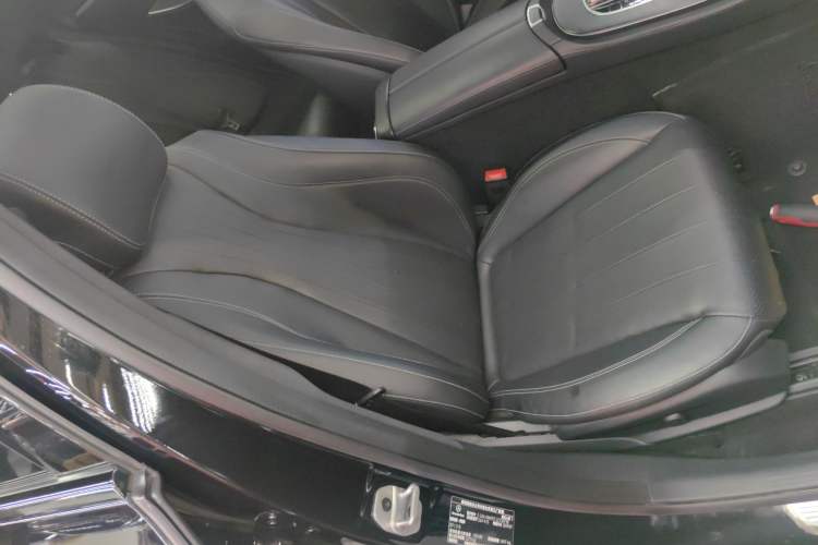 Used Mercedes-Benz E-Class 2020 E 260 Sport Edition 4MATIC Right Front Seat