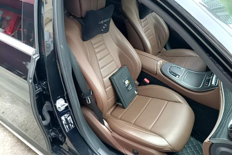 Used Mercedes-Benz E-Class 2020 E 300 L Sport Luxury Edition Right Front Seat