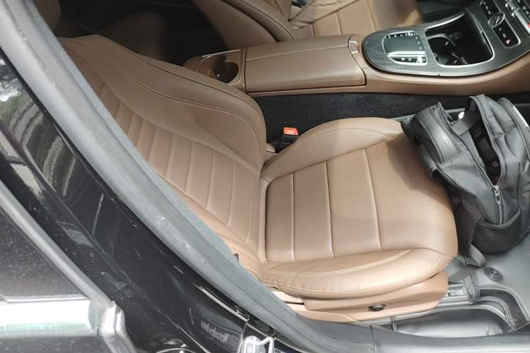 Used Mercedes-Benz E-Class 2020 Restyled E 300 L Sport Exclusive Edition Right Front Seat
