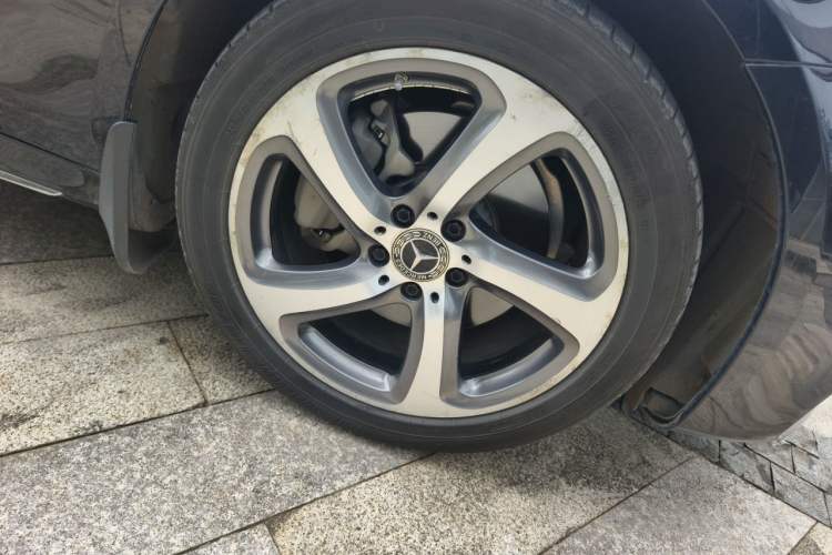 Used Mercedes-Benz E-Class 2020 E 260 L Sport Edition Right Front Wheel Hub