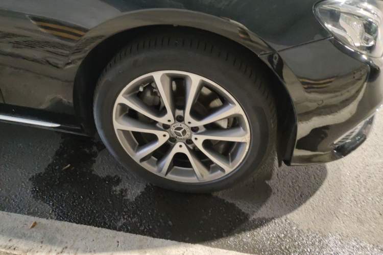 Used Mercedes-Benz E-Class 2020 E 260 L Right Front Wheel Hub