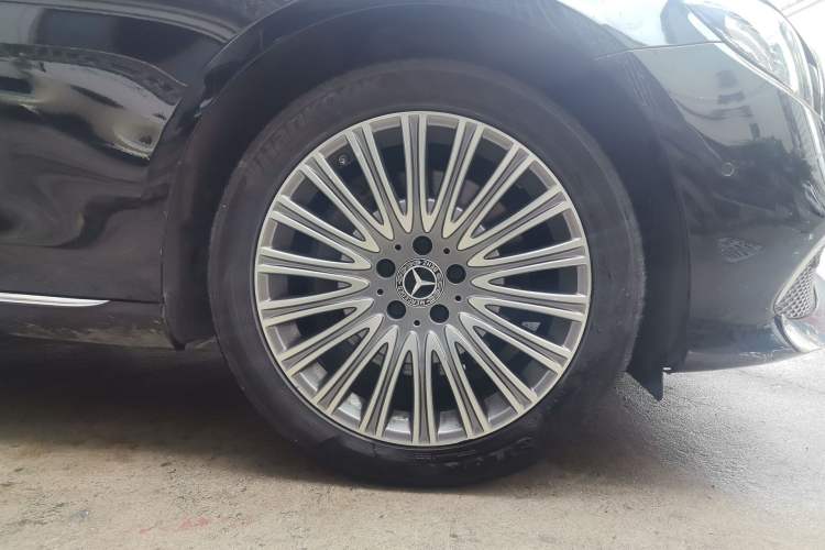 Used Mercedes-Benz E-Class 2020 Facelift E 300 L Stylish Edition Right Front Wheel Hub