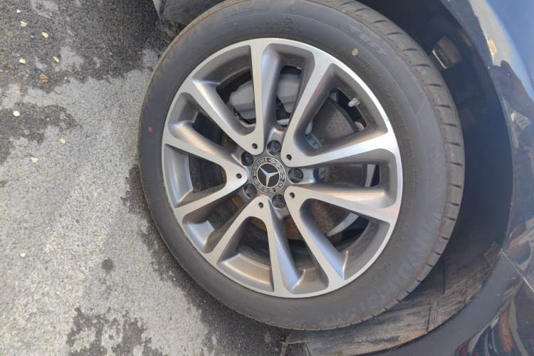 Used Mercedes-Benz E-Class 2020 Facelift E 260 L Right Front Wheel Hub