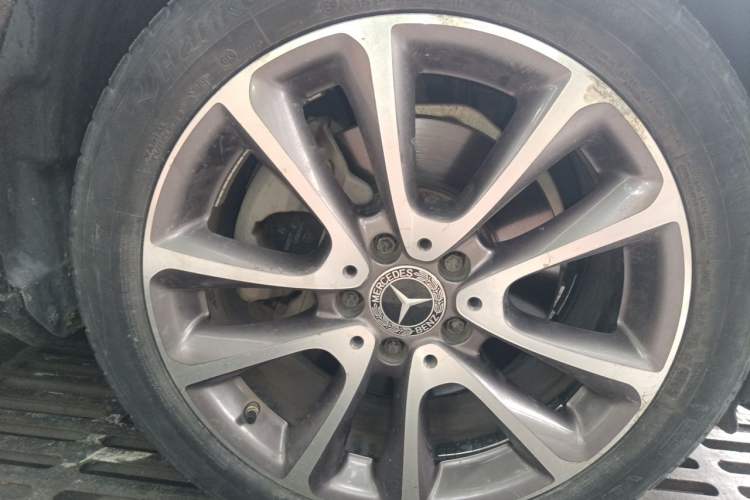 Used Mercedes-Benz E-Class 2020 E 260 L Right Front Wheel Hub