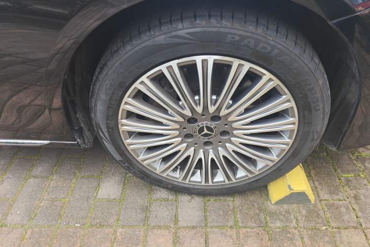Used Mercedes-Benz E-Class 2020 Facelift E 300 L Stylish Edition Right Front Wheel Hub