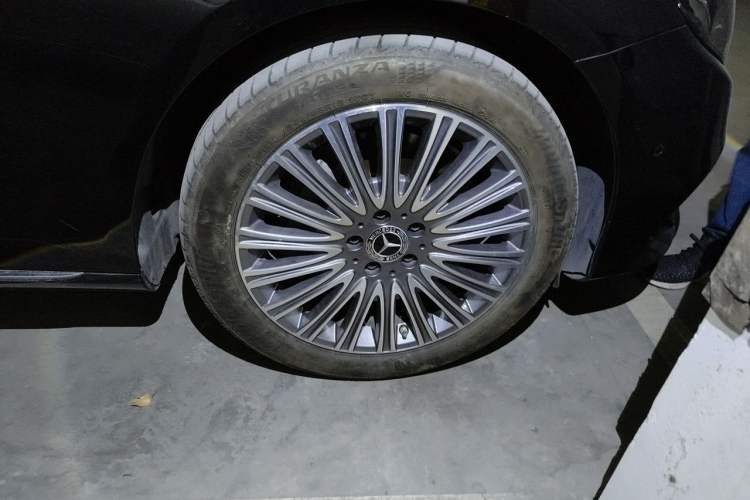 Used Mercedes-Benz E-Class 2020 E 300 L Stylish Model Right Front Wheel Hub