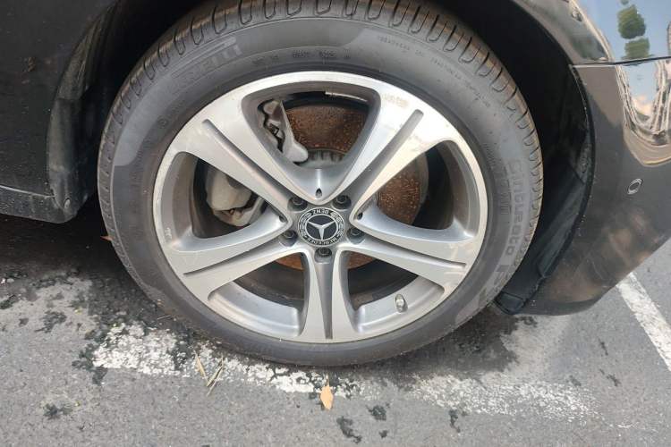 Used Mercedes-Benz E-Class 2020 E 260 L Sport Edition Right Front Wheel Hub