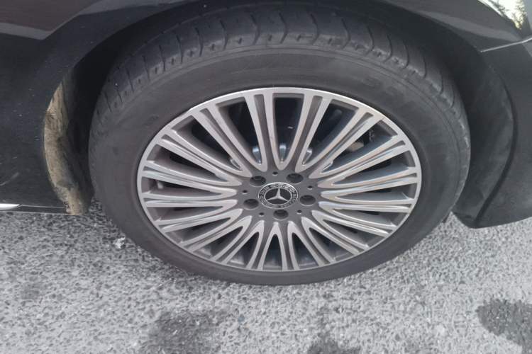 Used Mercedes-Benz E-Class 2020 Facelift E 300 L Stylish Edition Right Front Wheel Hub