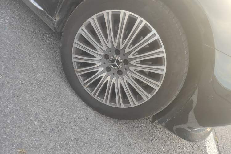 Used Mercedes-Benz E-Class 2020 Facelift E 300 L Stylish Edition Right Front Wheel Hub