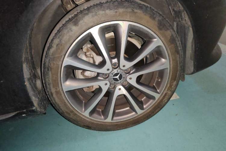 Used Mercedes-Benz E-Class 2020 E 260 L Right Front Wheel Hub