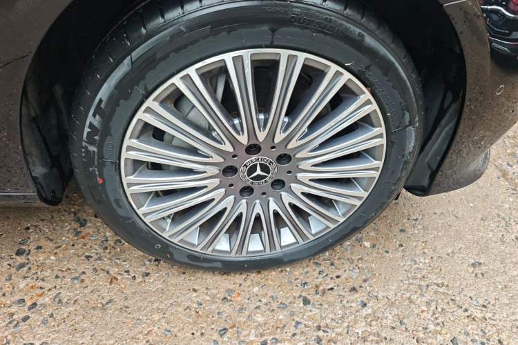 Used Mercedes-Benz E-Class 2020 E 300 L Stylish Model Right Front Wheel Hub