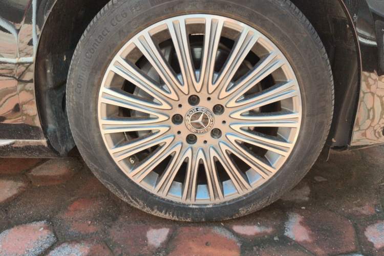 Used Mercedes-Benz E-Class 2020 E 300 L Stylish Model Right Front Wheel Hub