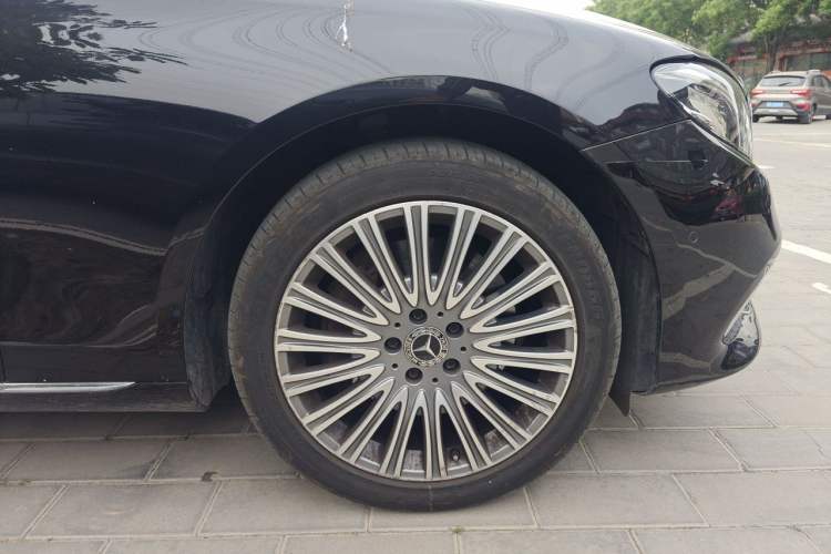 Used Mercedes-Benz E-Class 2020 Facelift E 300 L Stylish Edition Right Front Wheel Hub