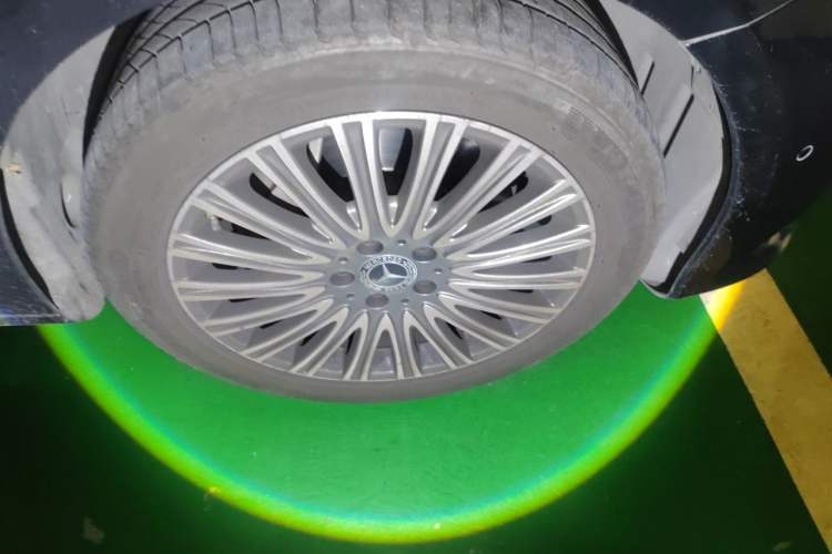 Used Mercedes-Benz E-Class 2020 Facelift E 300 L Stylish Edition Right Front Wheel Hub
