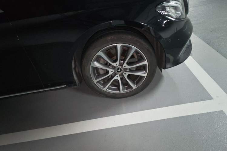 Used Mercedes-Benz E-Class 2020 Facelift E 260 L Right Front Wheel Hub