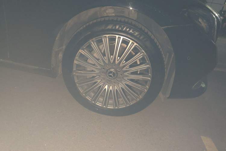 Used Mercedes-Benz E-Class 2020 E 300 L Luxury Model Right Front Wheel Hub