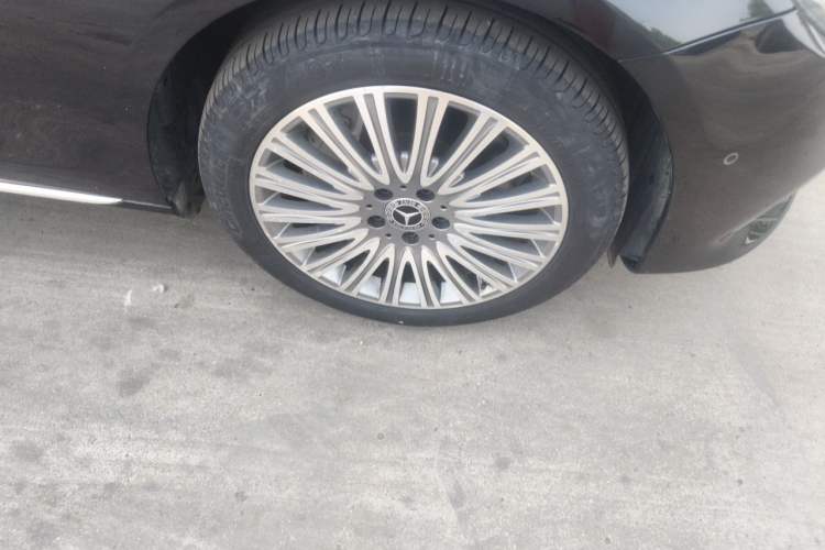 Used Mercedes-Benz E-Class 2020 E 300 L Luxury Model Right Front Wheel Hub
