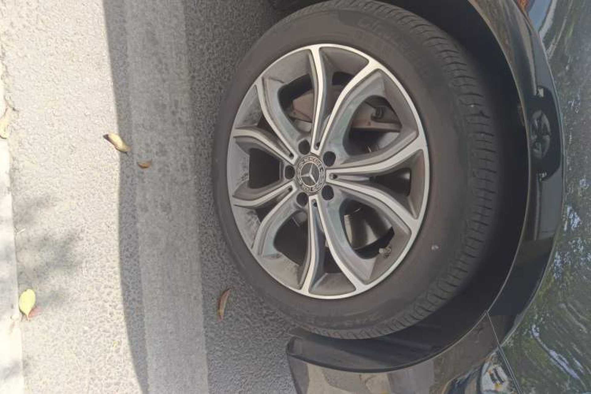 Used Mercedes-Benz E-Class 2020 Restyled E 300 L Sporty and Stylish Edition Right Front Wheel Hub