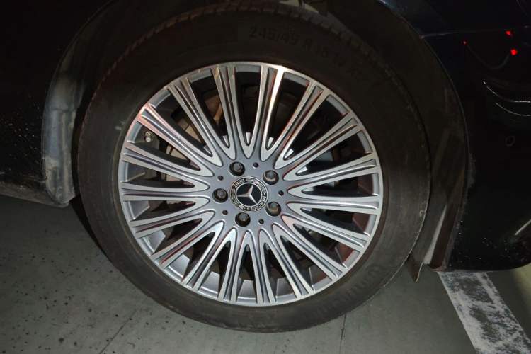 Used Mercedes-Benz E-Class 2020 E 300 L Luxury Model Right Front Wheel Hub