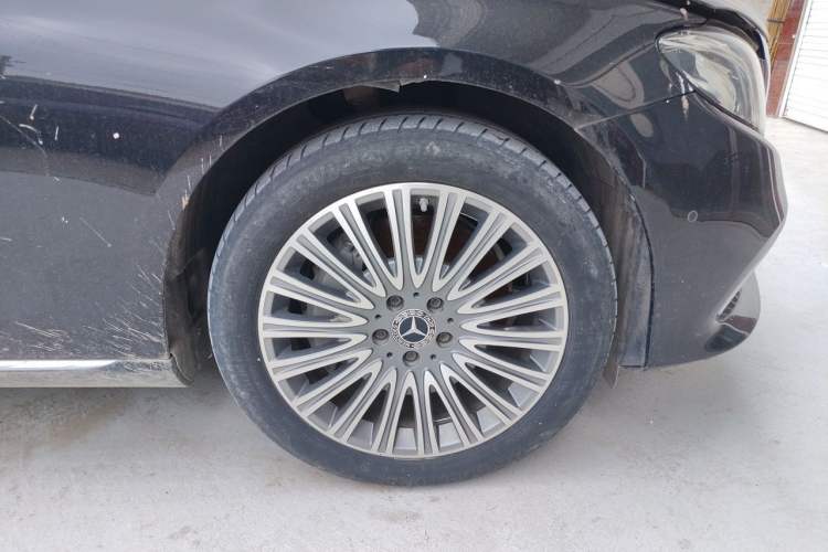 Used Mercedes-Benz E-Class 2020 E 300 L Stylish Model Right Front Wheel Hub