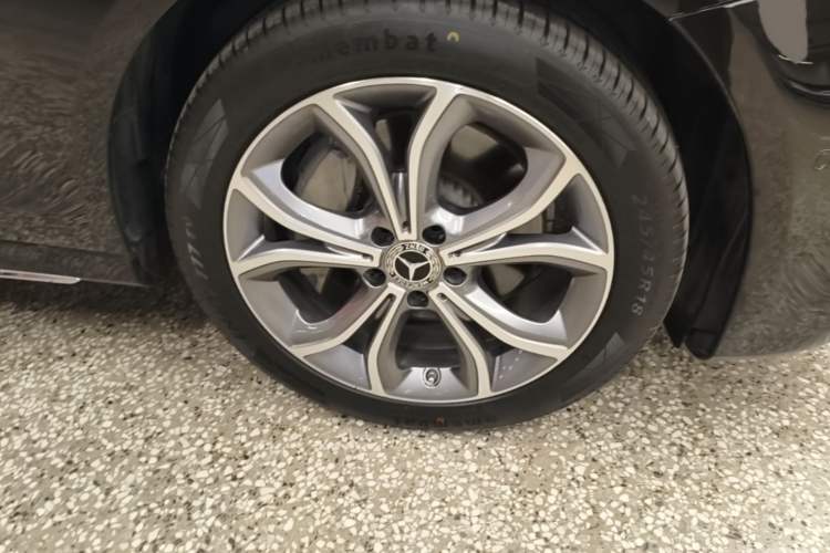 Used Mercedes-Benz E-Class 2020 E 300 L Sporty and Stylish Model Right Front Wheel Hub