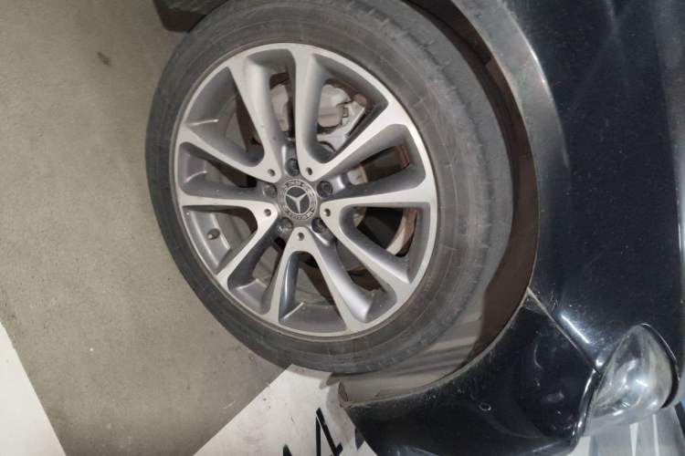 Used Mercedes-Benz E-Class 2020 E 260 L Right Front Wheel Hub