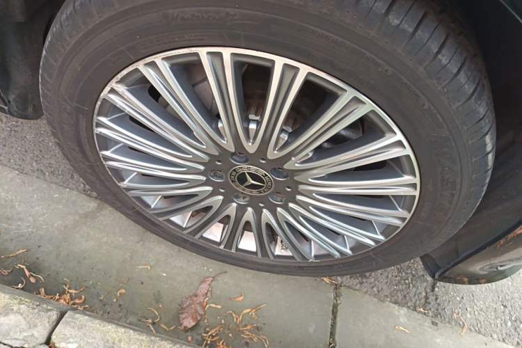 Used Mercedes-Benz E-Class 2020 E 300 L Luxury Model Right Front Wheel Hub