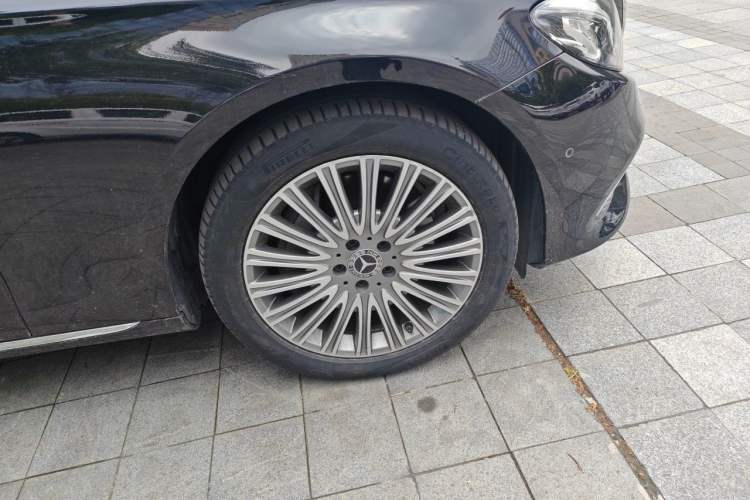 Used Mercedes-Benz E-Class 2020 E 300 L Stylish Model Right Front Wheel Hub