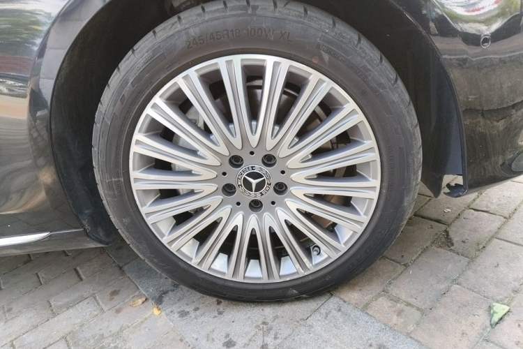 Used Mercedes-Benz E-Class 2020 Facelift E 300 L Stylish Edition Right Front Wheel Hub