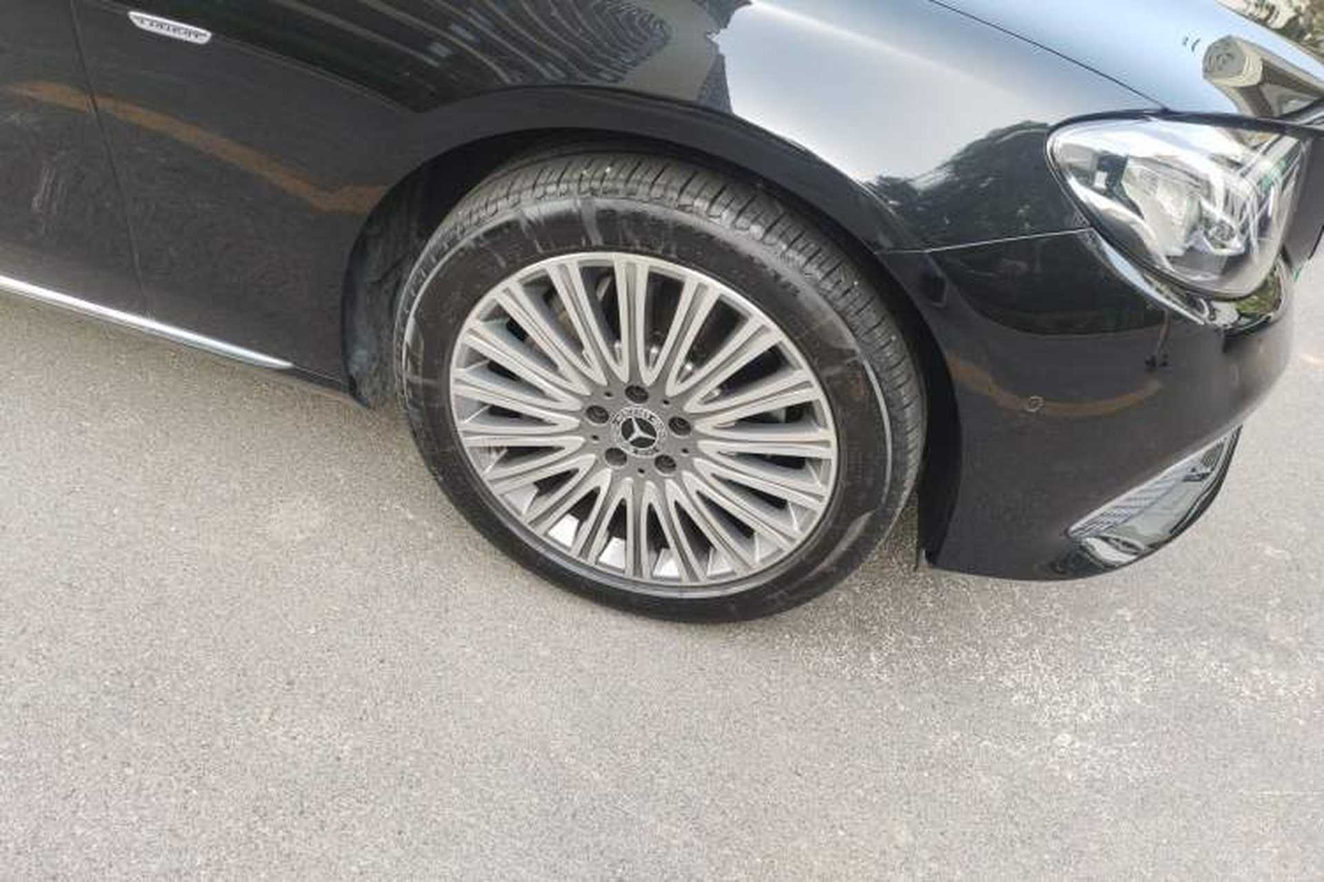 Used Mercedes-Benz E-Class 2020 Restyled E 300 L Exclusive Edition Right Front Wheel Hub