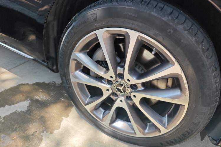 Used Mercedes-Benz E-Class 2020 E 260 L Right Front Wheel Hub