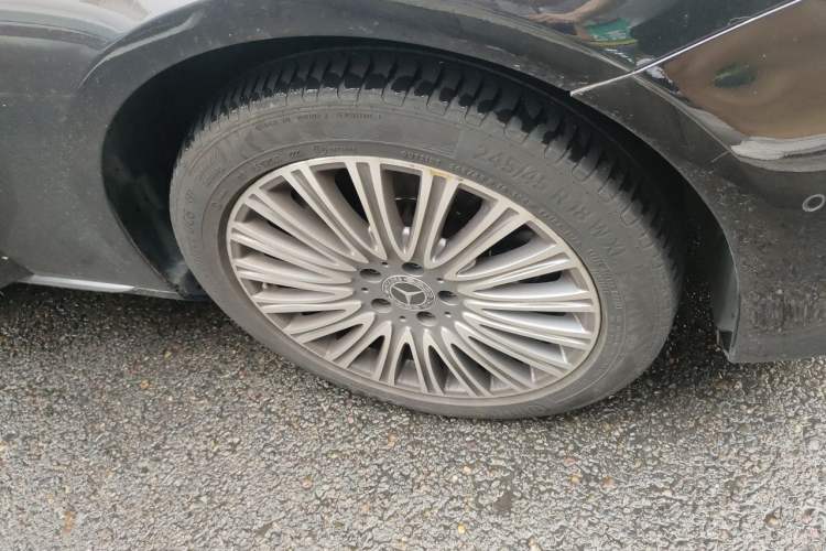 Used Mercedes-Benz E-Class 2020 Facelift E 300 L Stylish Edition Right Front Wheel Hub