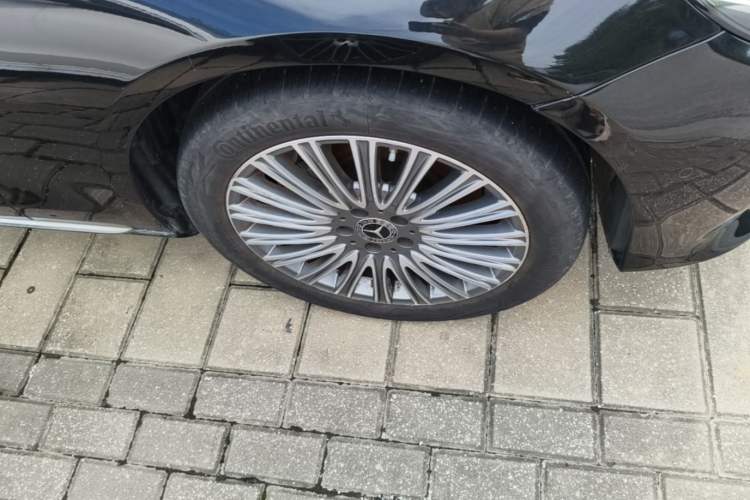 Used Mercedes-Benz E-Class 2020 Facelift E 300 L Stylish Edition Right Front Wheel Hub