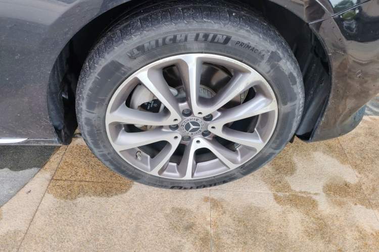 Used Mercedes-Benz E-Class 2020 E 260 L Right Front Wheel Hub