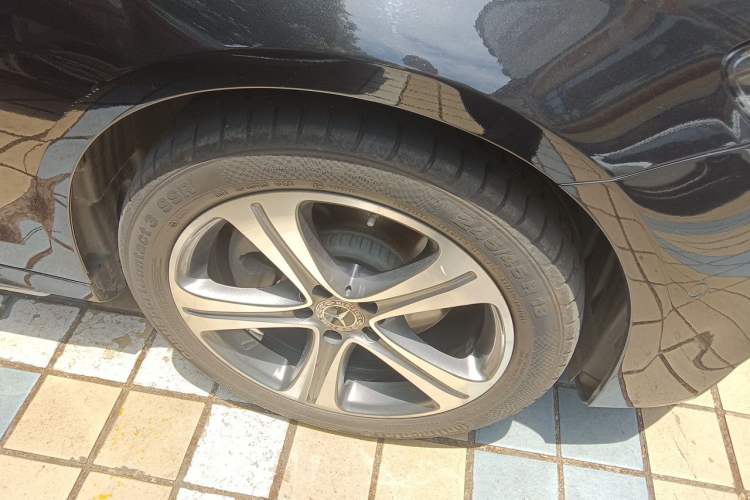 Used Mercedes-Benz E-Class 2020 E 260 L Right Front Wheel Hub