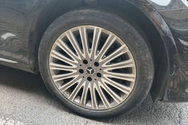 Used Mercedes-Benz E-Class 2020 Facelift E 300 L Stylish Edition Right Front Wheel Hub