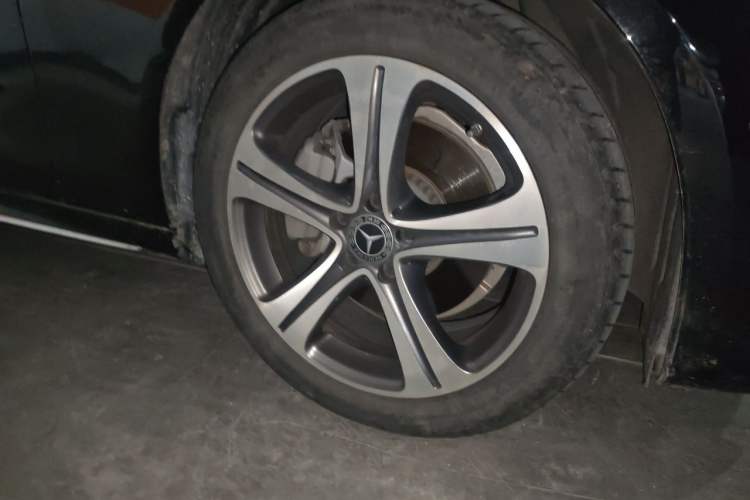 Used Mercedes-Benz E-Class 2020 E 260 L Sport Edition Right Front Wheel Hub