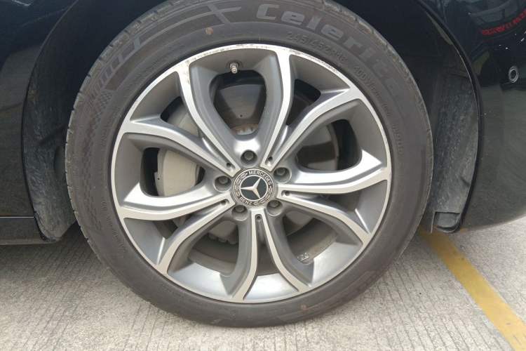 Used Mercedes-Benz E-Class 2020 E 300 L Sporty and Stylish Model Right Front Wheel Hub