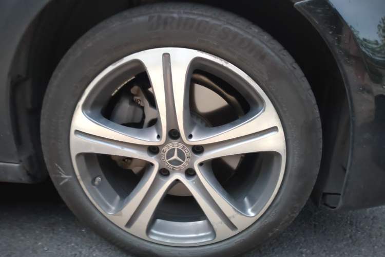 Used Mercedes-Benz E-Class 2020 Facelift E 260 L Sport Edition Right Front Wheel Hub