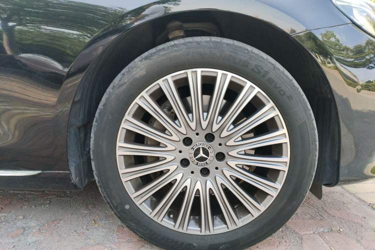 Used Mercedes-Benz E-Class 2020 Facelift E 300 L Stylish Edition Right Front Wheel Hub